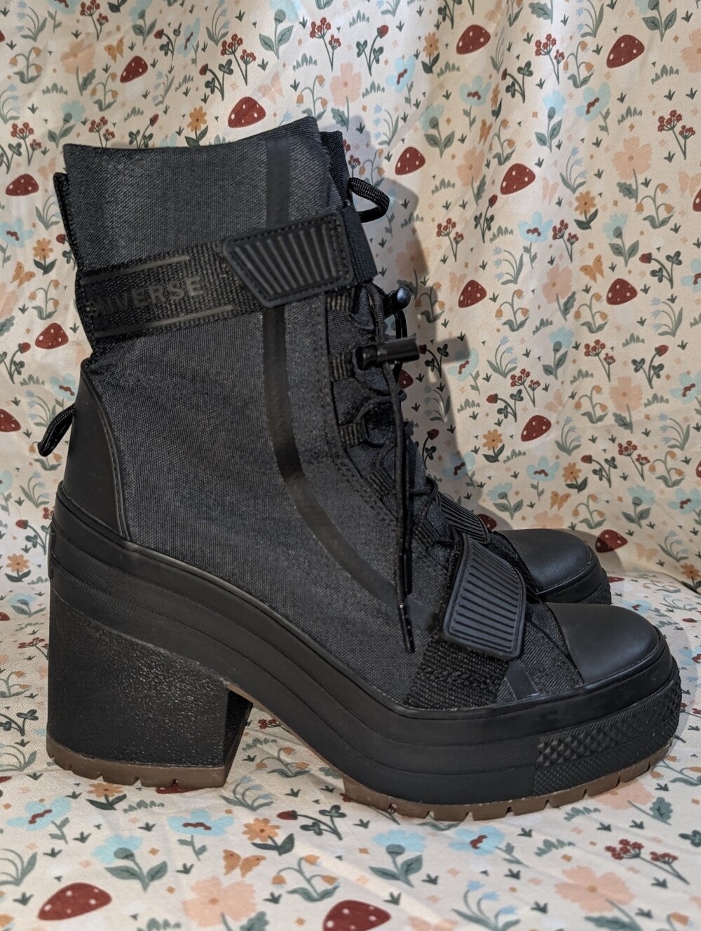 Converse Chuck Taylor All Star GR82 High Heel Combat Boots Great Condition